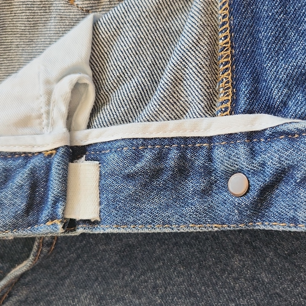 L.L. Bean Men's Comfort Waist Jeans 37x32 - Picture 4 of 8